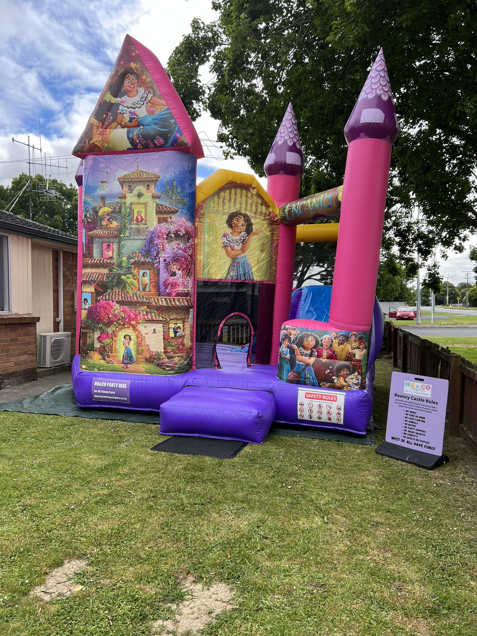 Encanto Bouncy Castle