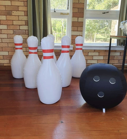 Giant ten pin bowling game